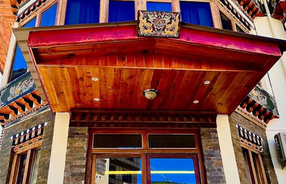 Front exterior 03