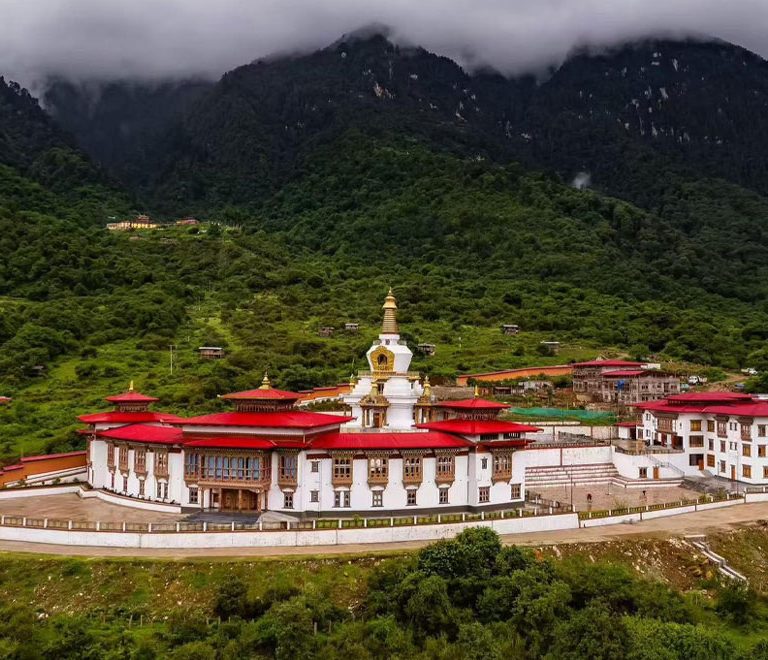 Bhutan Travel Guide: Essential Tips from Locals
