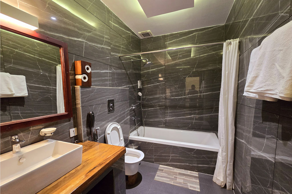 hotel-norpheling-suit-room-restroom